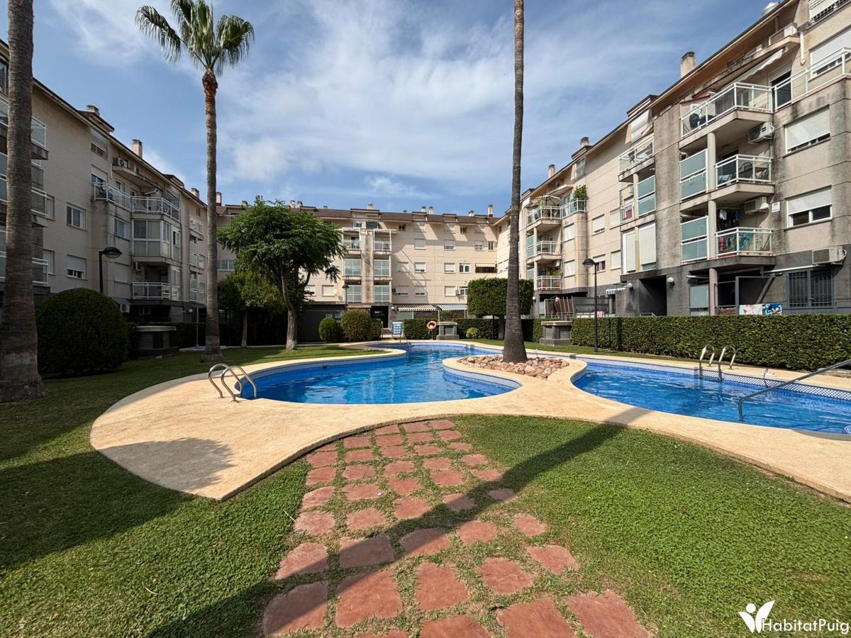 Piso en alquiler con garaje y piscina en El Puig