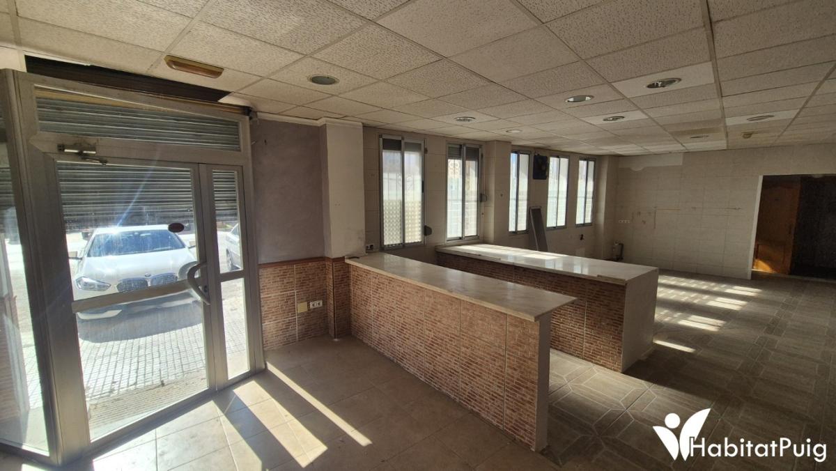 Local en venta en avenida principal de El Puig