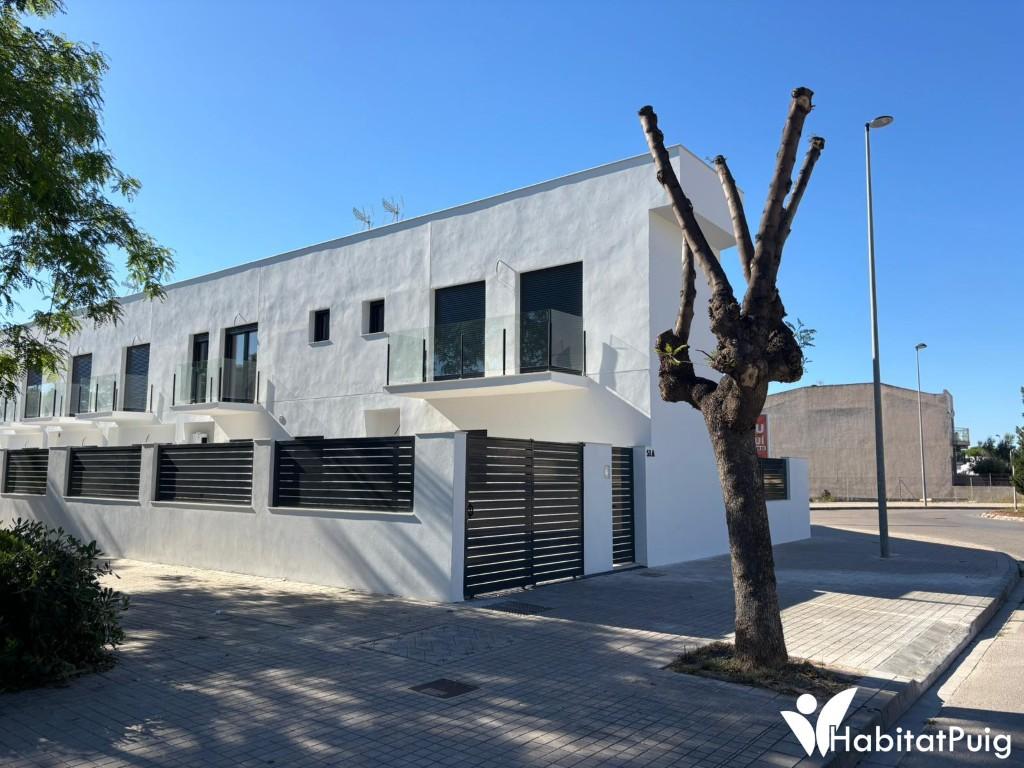 Adosado de obra nueva en alquiler en El Puig