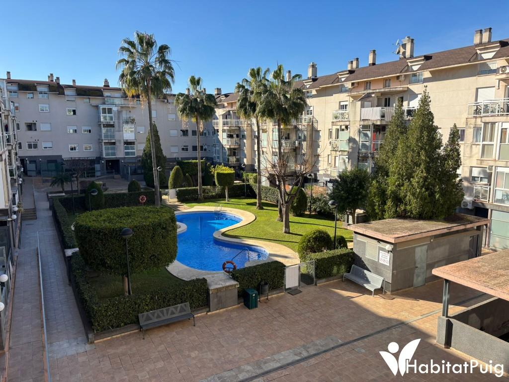 Piso en alquiler en El Puig con garaje y piscina