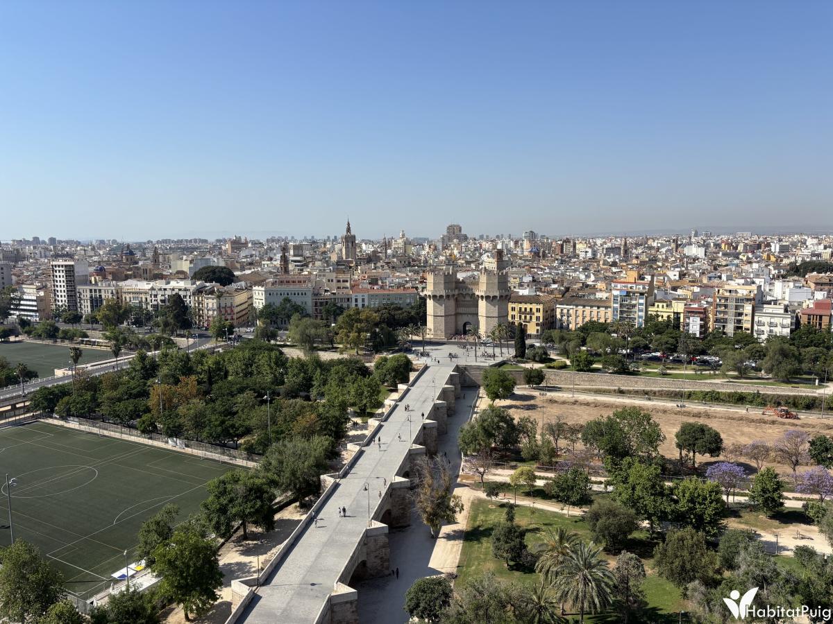 Excelente piso con impresionantes vistas de la ciudad de Valencia