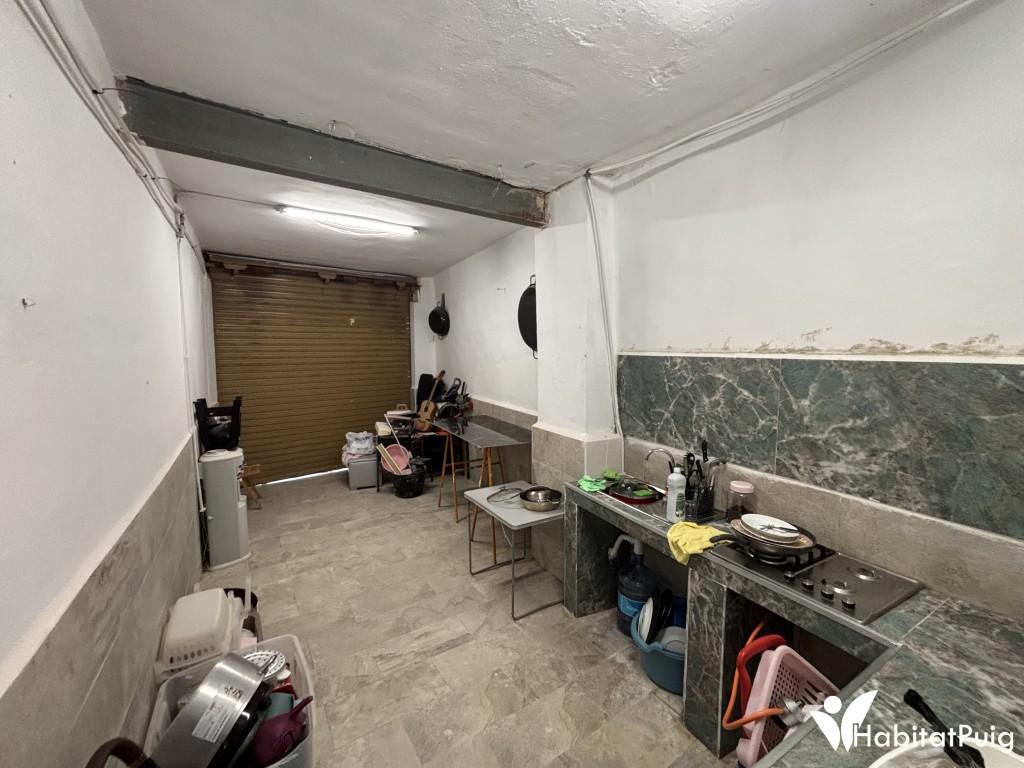 BAJO ALMACEN EN VENTA EN EL PUIG