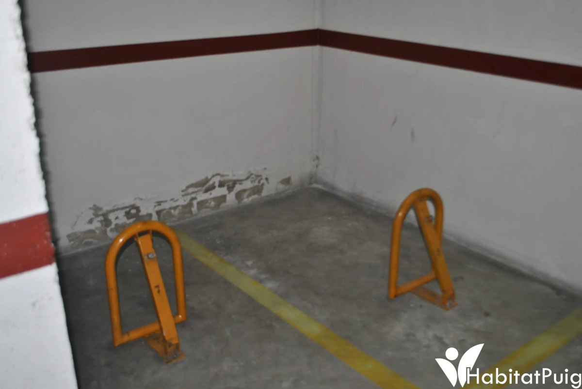 Plaza de garaje para moto en venta en El Puig
