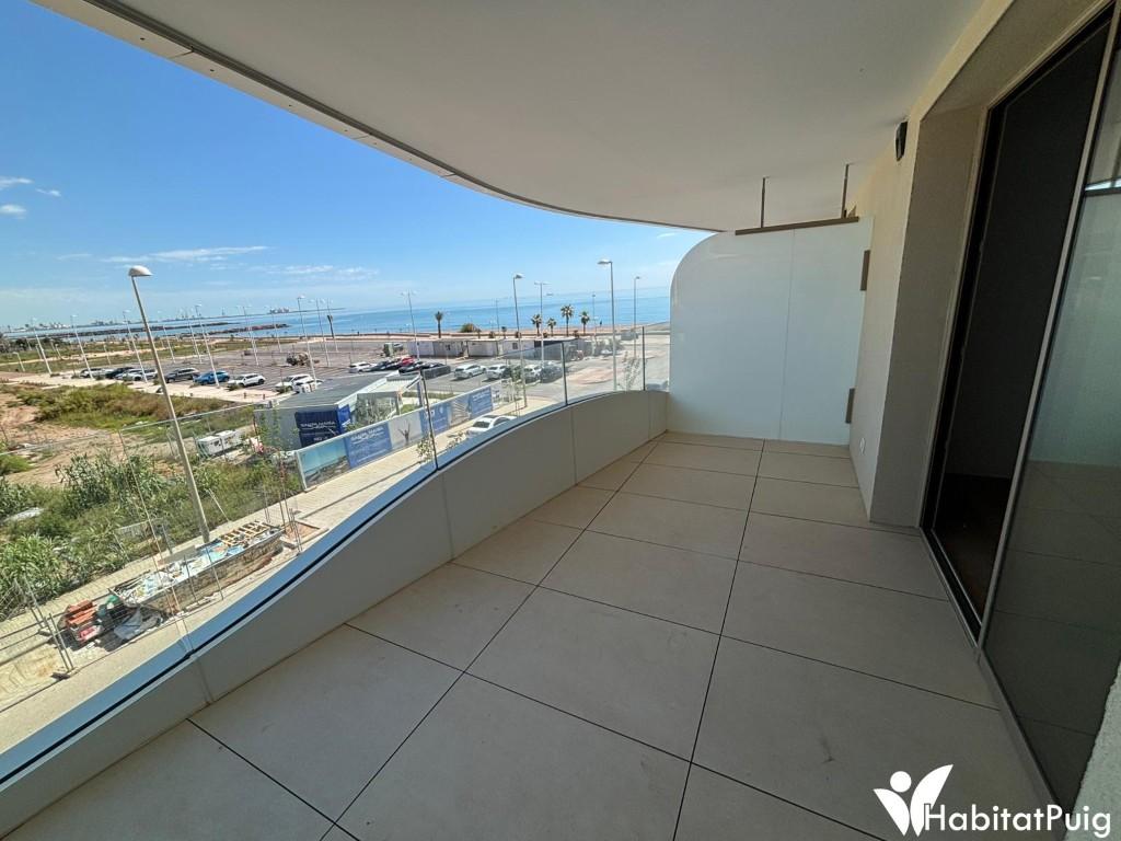 Apartamento a estrenar en alquiler en la playa de El Puig con garaje