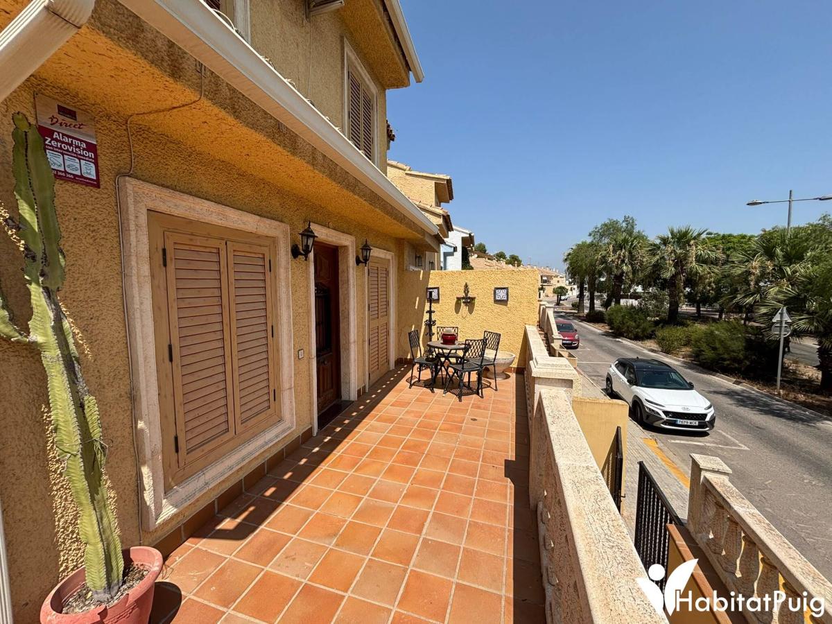 Chalet adosado en alquiler en El Puig