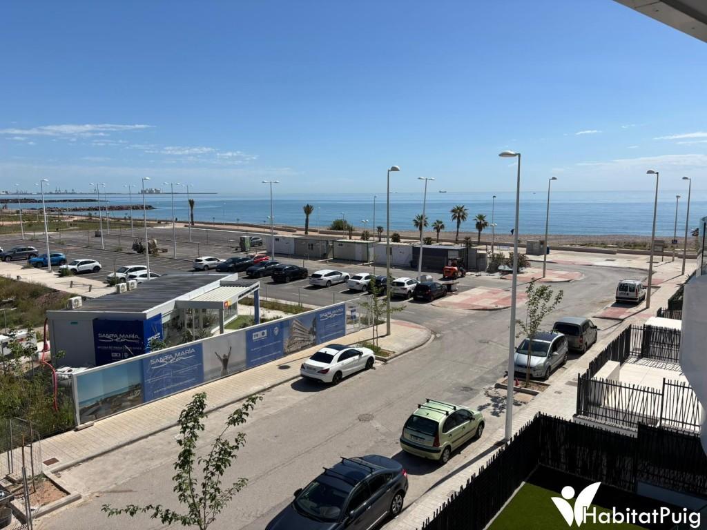 Apartamento a estrenar en alquiler en la playa de El Puig con garaje