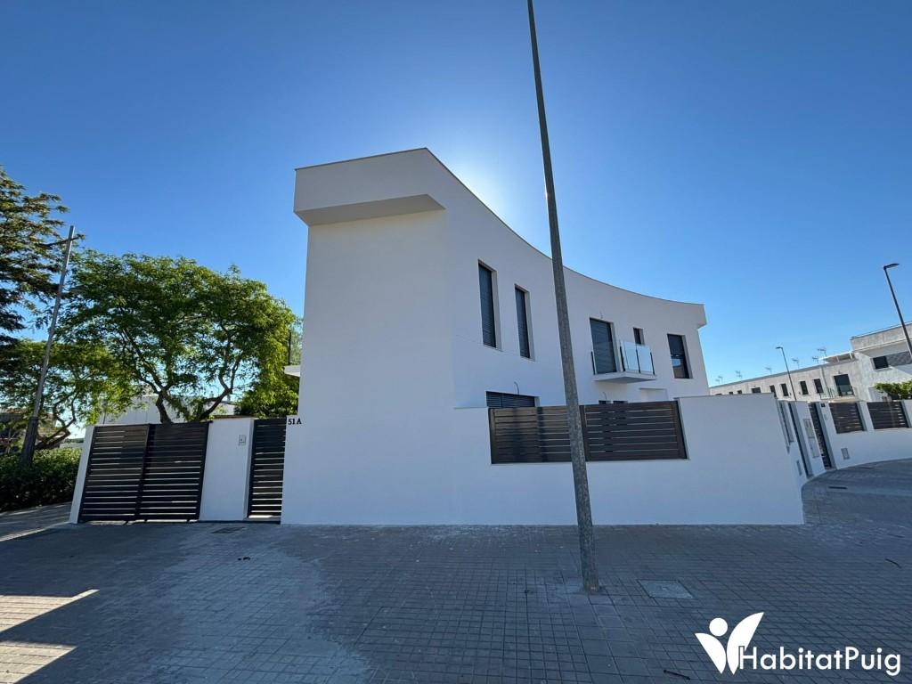 Adosado de obra nueva en alquiler en El Puig