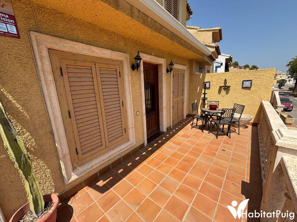 Chalet adosado en alquiler en El Puig