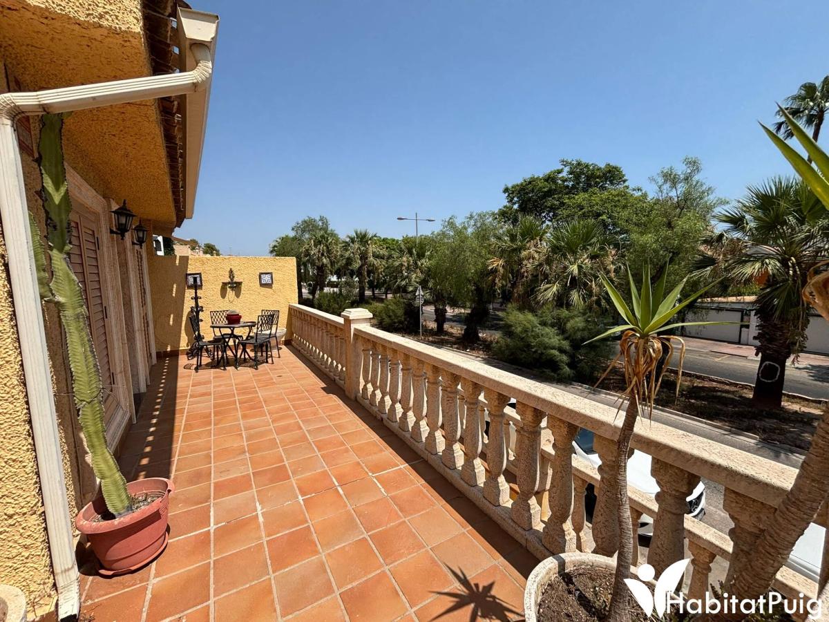 Chalet adosado en alquiler en El Puig