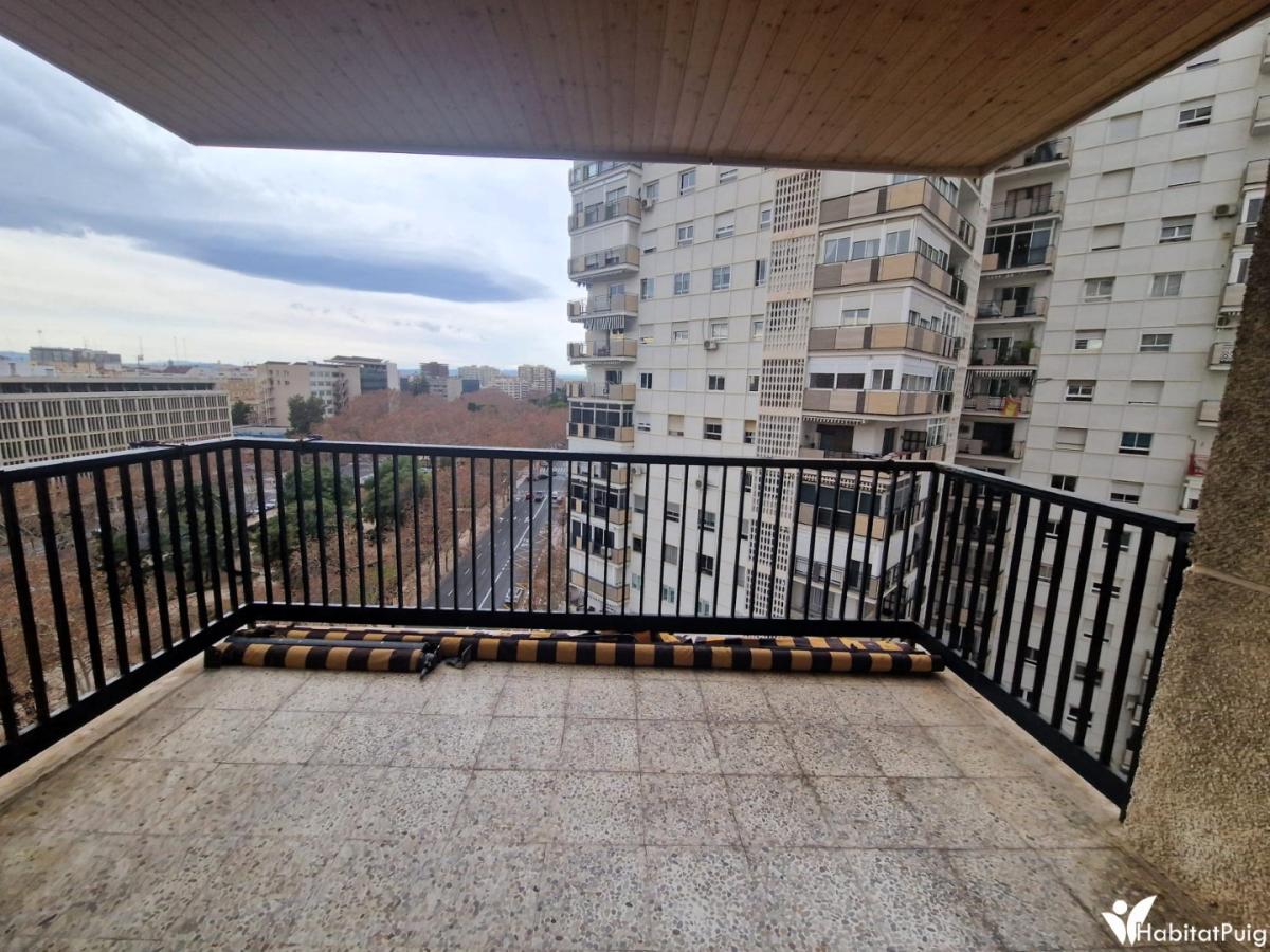 Piso en Alquiler en Av. Cataluña, Valencia