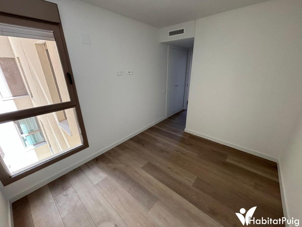 Apartamento a estrenar en alquiler en la playa de El Puig con garaje