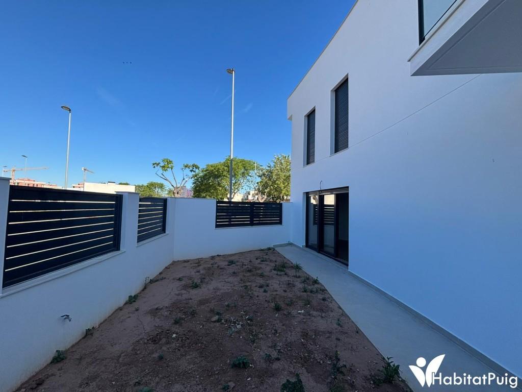 Adosado de obra nueva en alquiler en El Puig