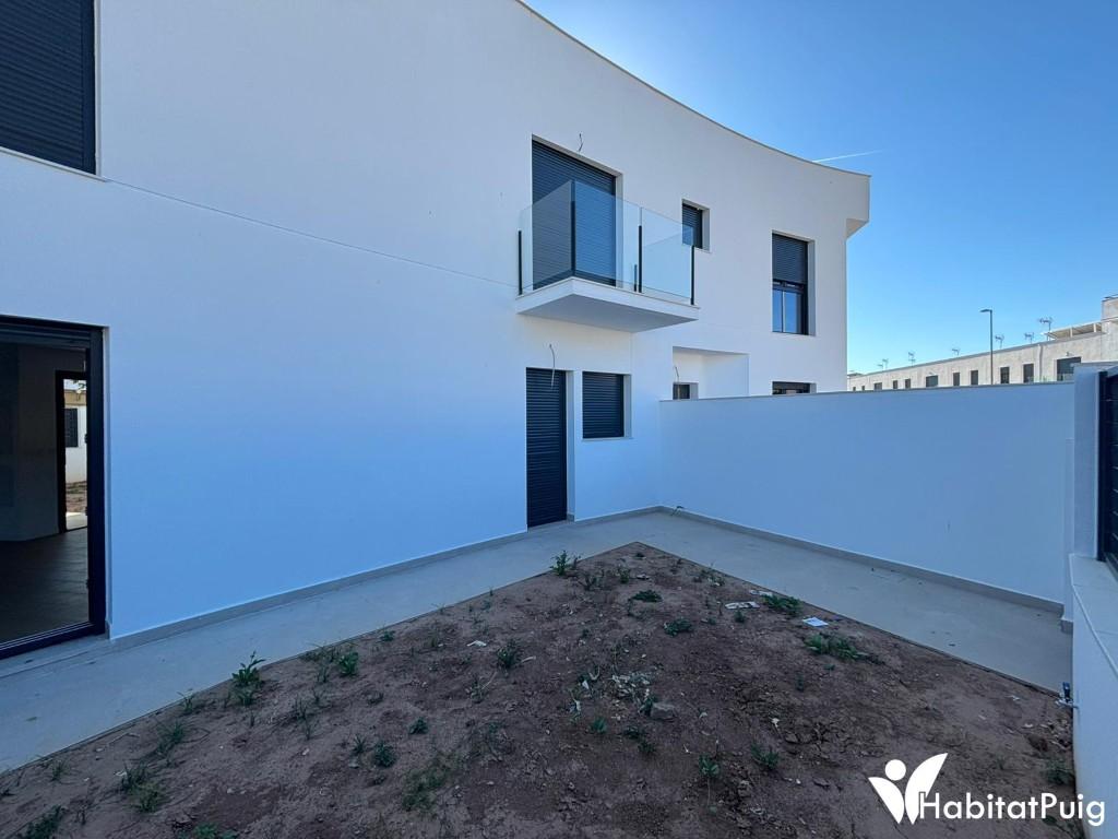 Adosado de obra nueva en alquiler en El Puig