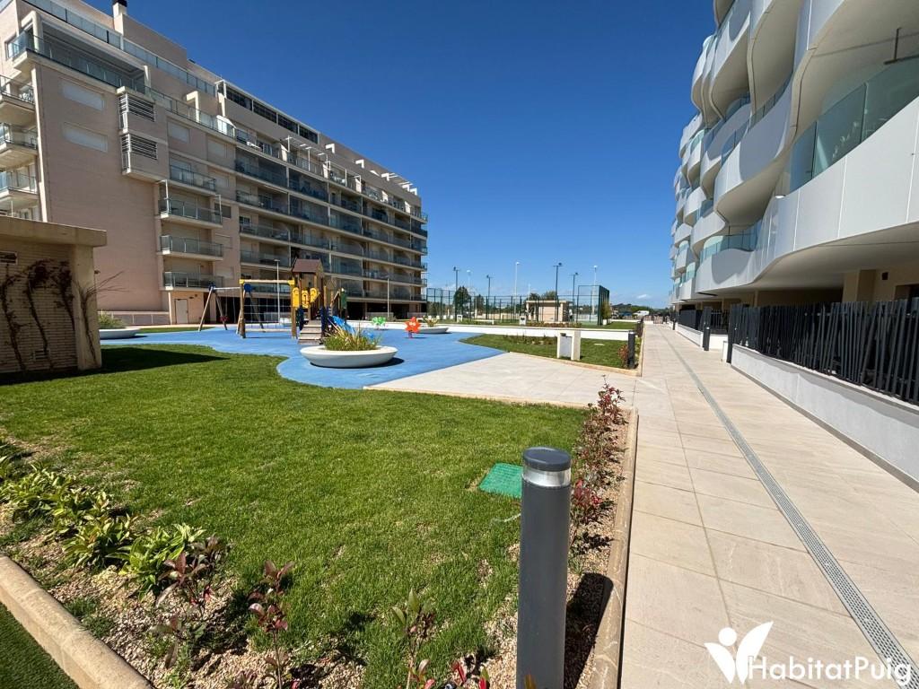 Apartamento a estrenar en alquiler en la playa de El Puig con garaje