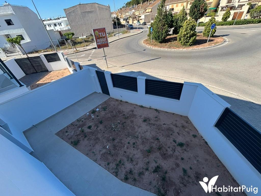 Adosado de obra nueva en alquiler en El Puig