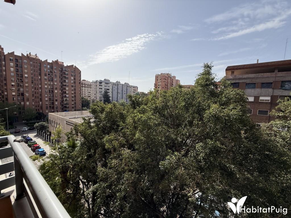 EXCELENTE PISO EN VENTA EN VALENCIA