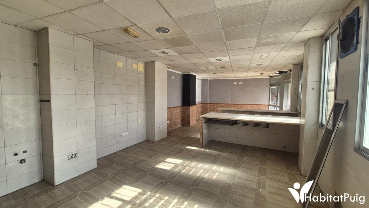 Local en venta en avenida principal de El Puig