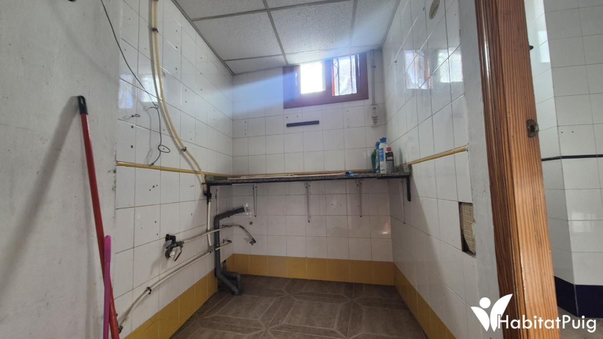 Local en venta en avenida principal de El Puig