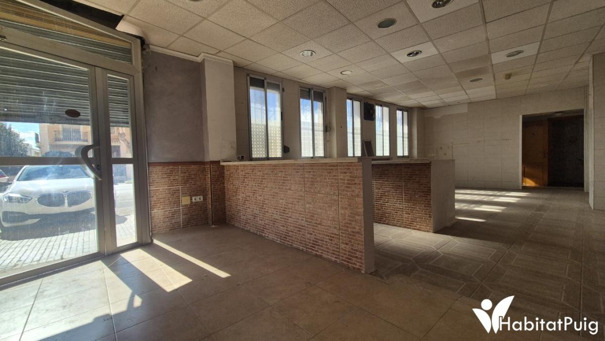 Local en venta en avenida principal de El Puig