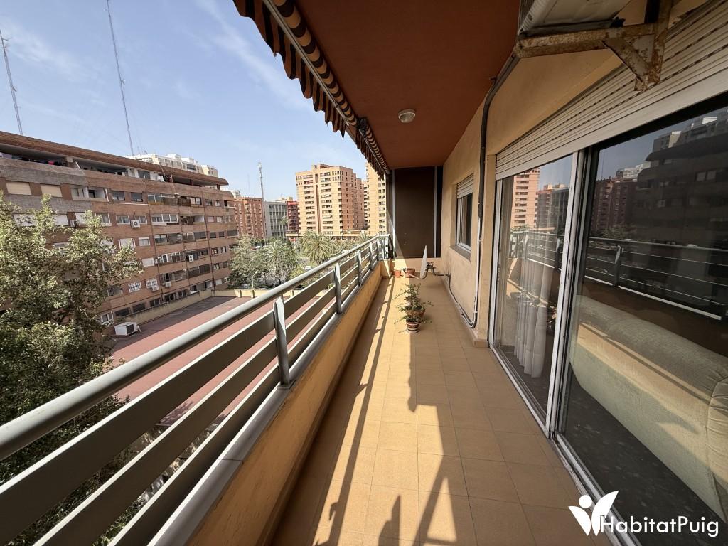 EXCELENTE PISO EN VENTA EN VALENCIA