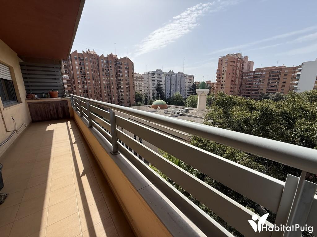 EXCELENTE PISO EN VENTA EN VALENCIA