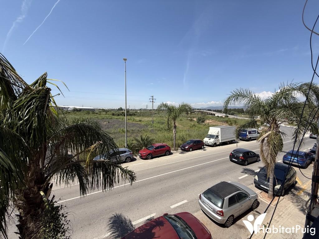 GRAN OCASIÓN EN EL PUIG. PISO MUY GRANDE EN PERFECTO ESTADO